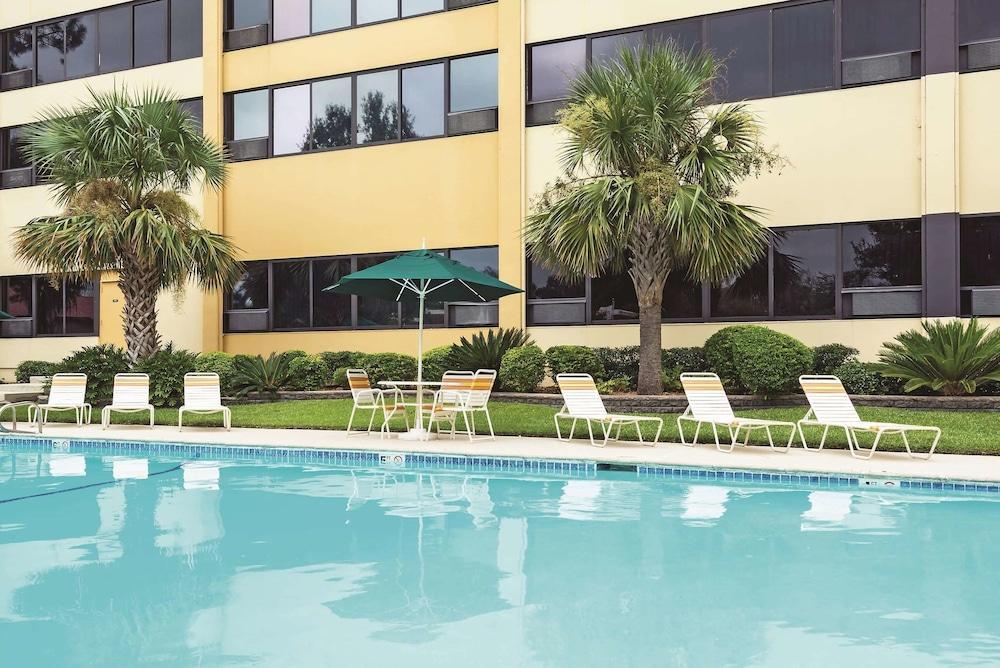 La Quinta By Wyndham New Orleans Airport Hotel Кенер Екстериор снимка